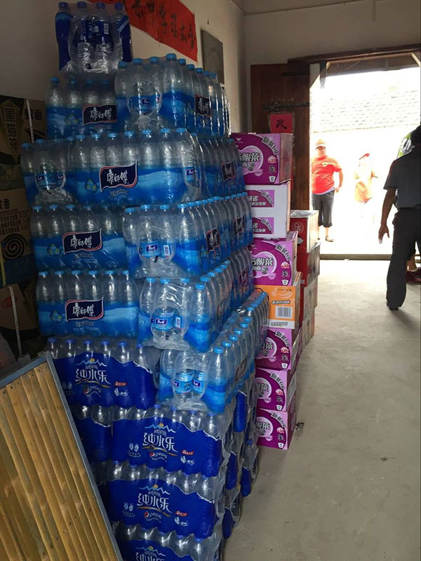 團縣委青年企業家協會捐贈物品1